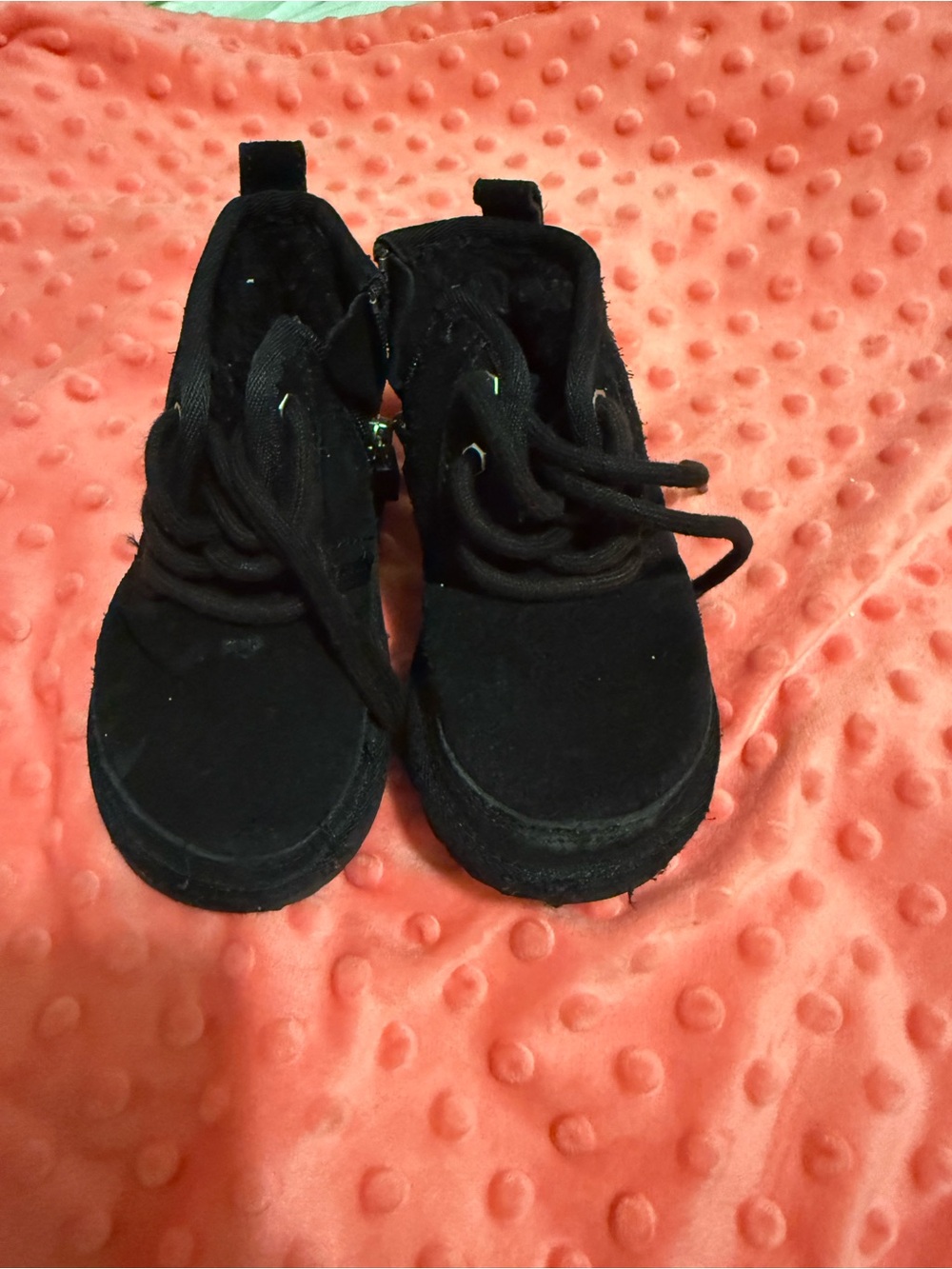 UGG Kids Black Lace-Up Moccasin-Style Boots Size 6 Toddler